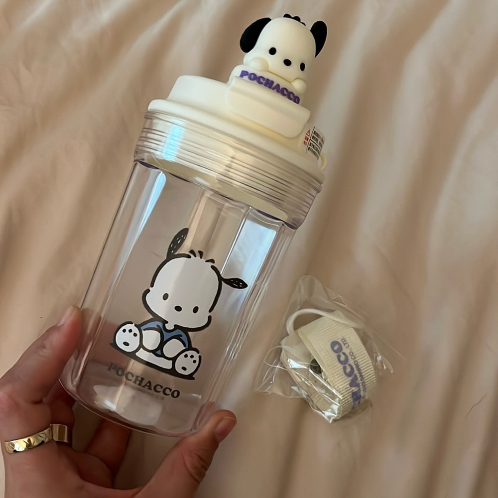 Sanrio Pochacco Cup Bottle plastic cup 520ml